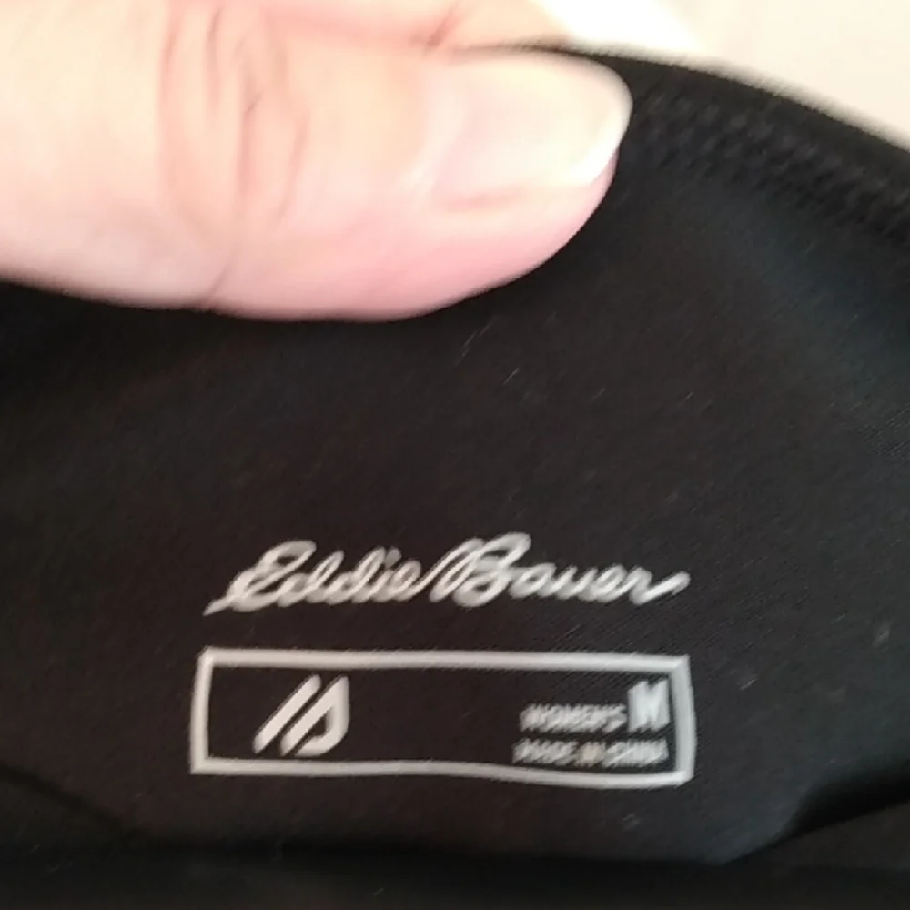 Eddie Bauer Leggings Zip Pockets and an inner Slip Pocket - Picture 10 of 15
